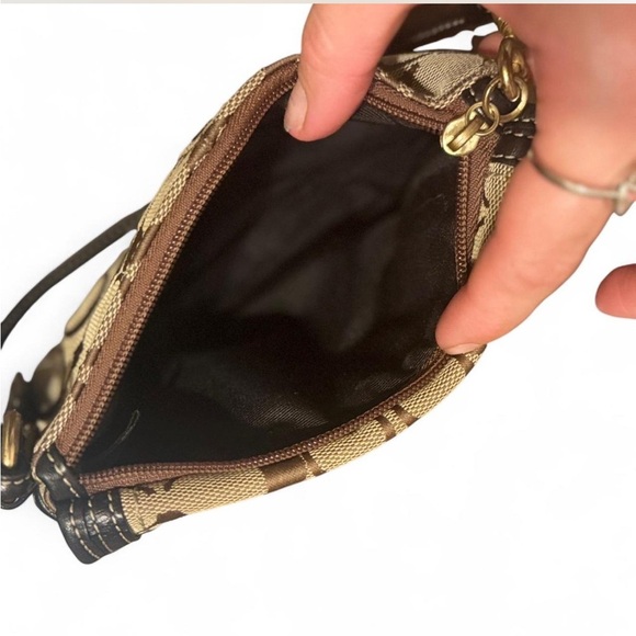 Y2K Coach Tan and Brown Signature Wristlet - Picture 7 of 10